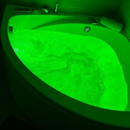 Luxury Apartment With Jacuzzi 산티아고데콤포스텔라 외부 사진