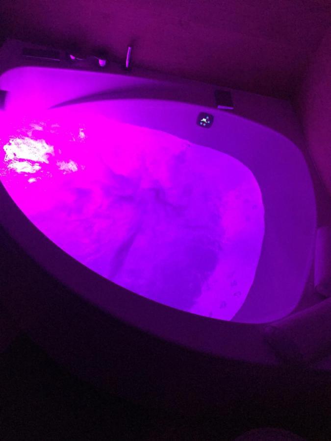 Luxury Apartment With Jacuzzi 산티아고데콤포스텔라 외부 사진